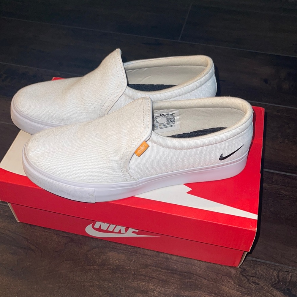 Nike court royals vans